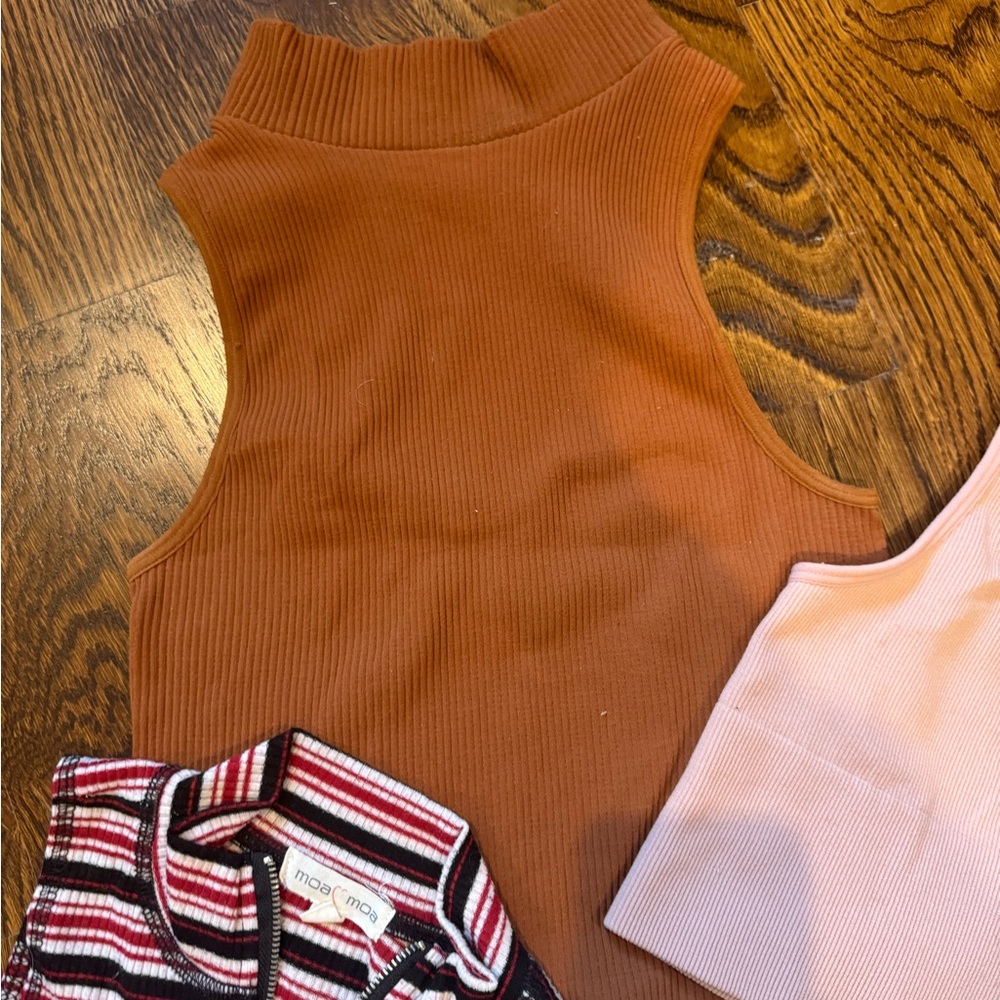 Stylish Women's Tank Top Collection - Picture 14 of 16